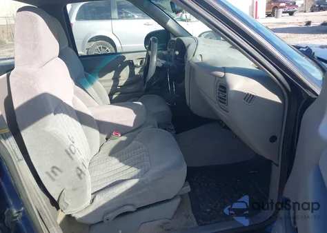 2000 Chevrolet S-10 Ls from USA, damaged, VIN 1GCCS1441Y8163215